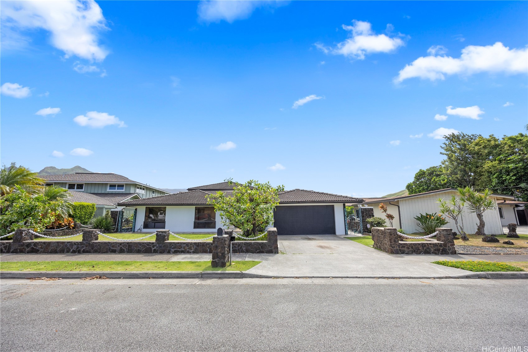 802 Pahumele Place Property Photo 2