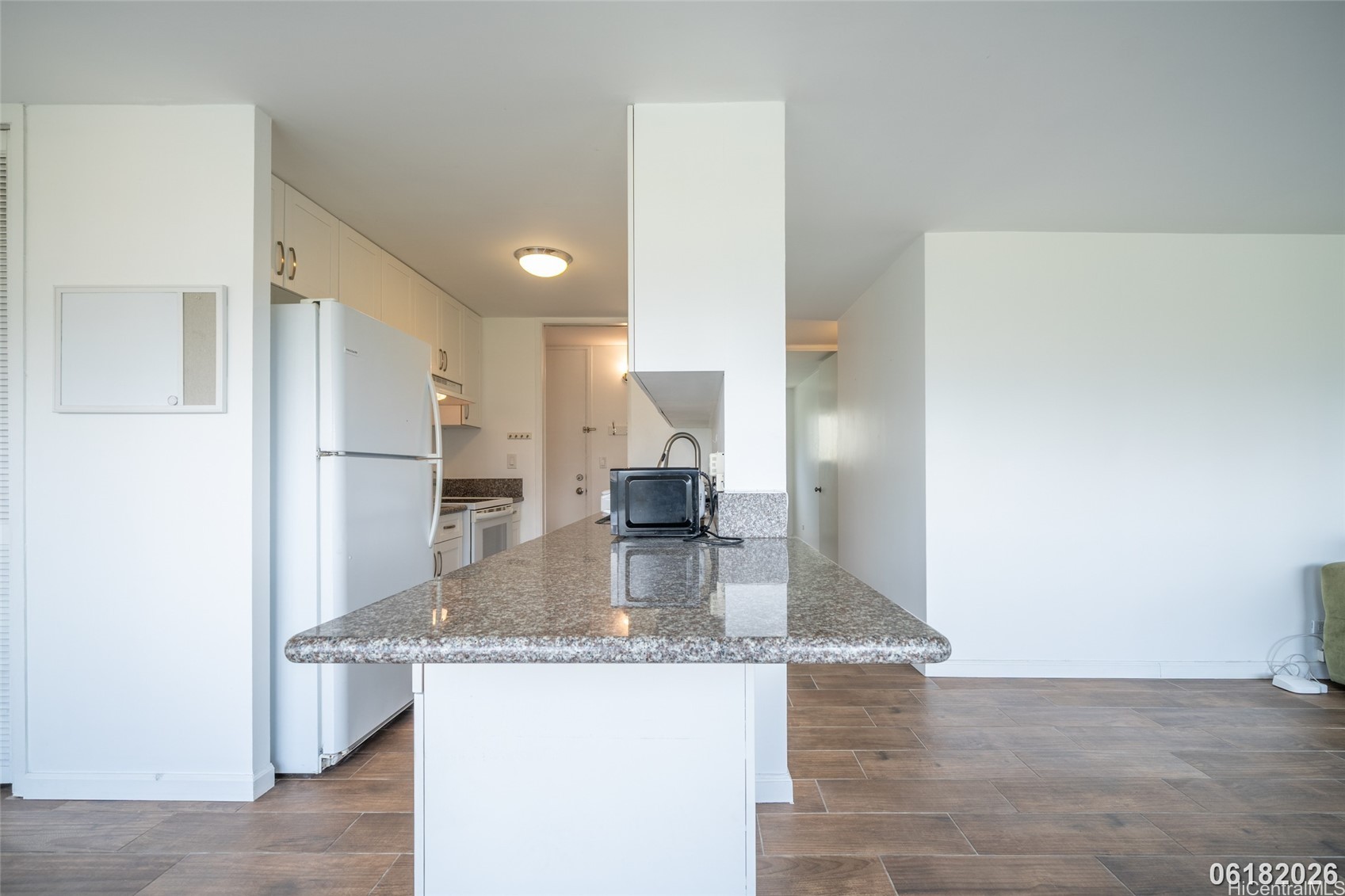 2085 Ala Wai Boulevard B64 Property Photo 6