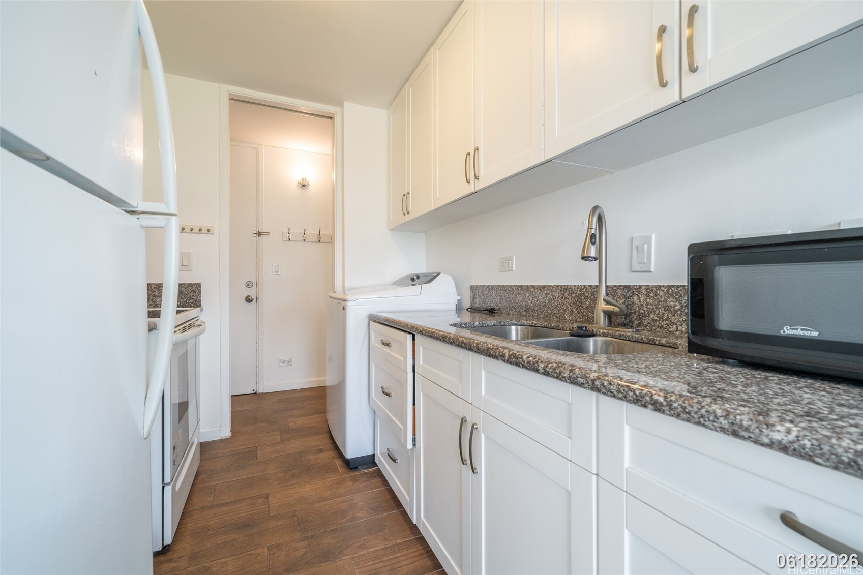 2085 Ala Wai Boulevard B64 Property Photo 13