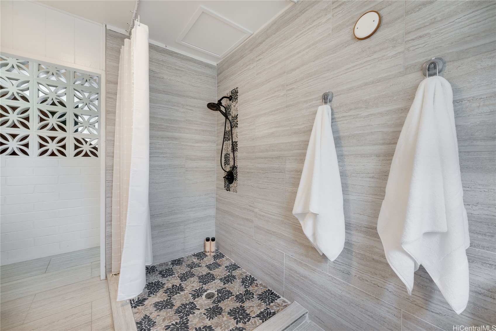 1237 Hele Street Property Photo 15