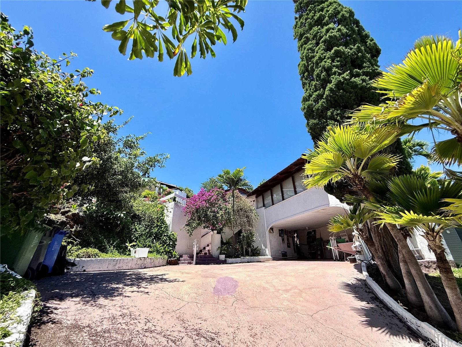 1776 Kumakani Loop Property Photo 1