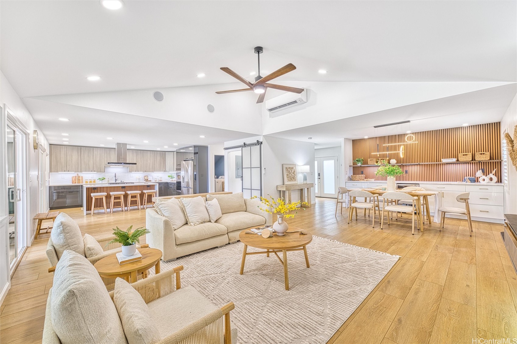 6703 Hawaii Kai Drive Property Photo 3