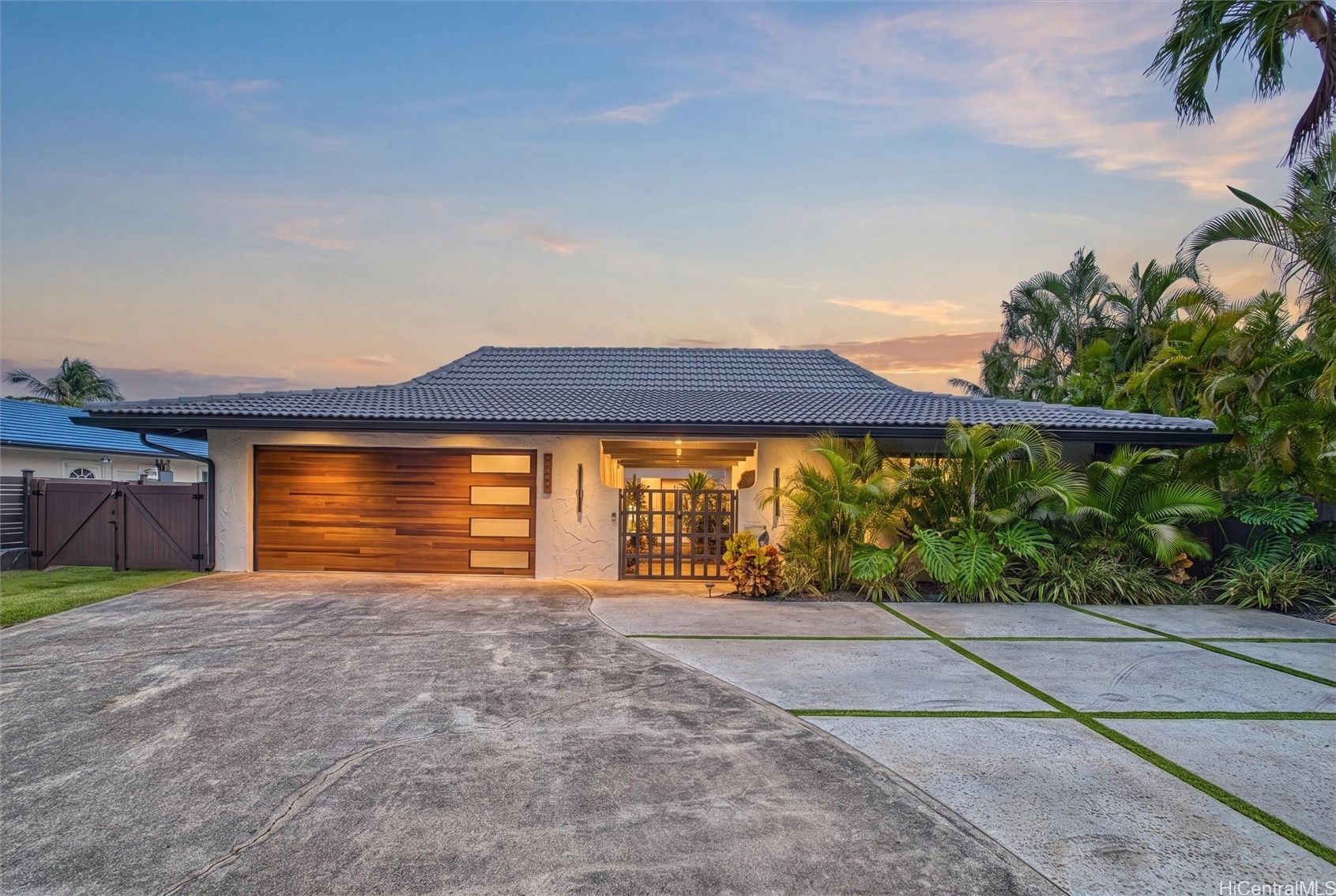 6703 Hawaii Kai Drive Property Photo 5