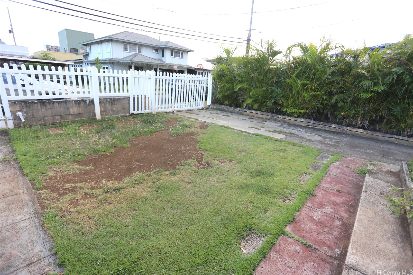 2212 Coyne Street Property Photo 3