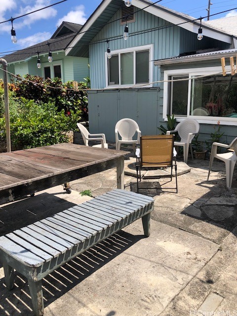 2212 Coyne Street Property Photo 4