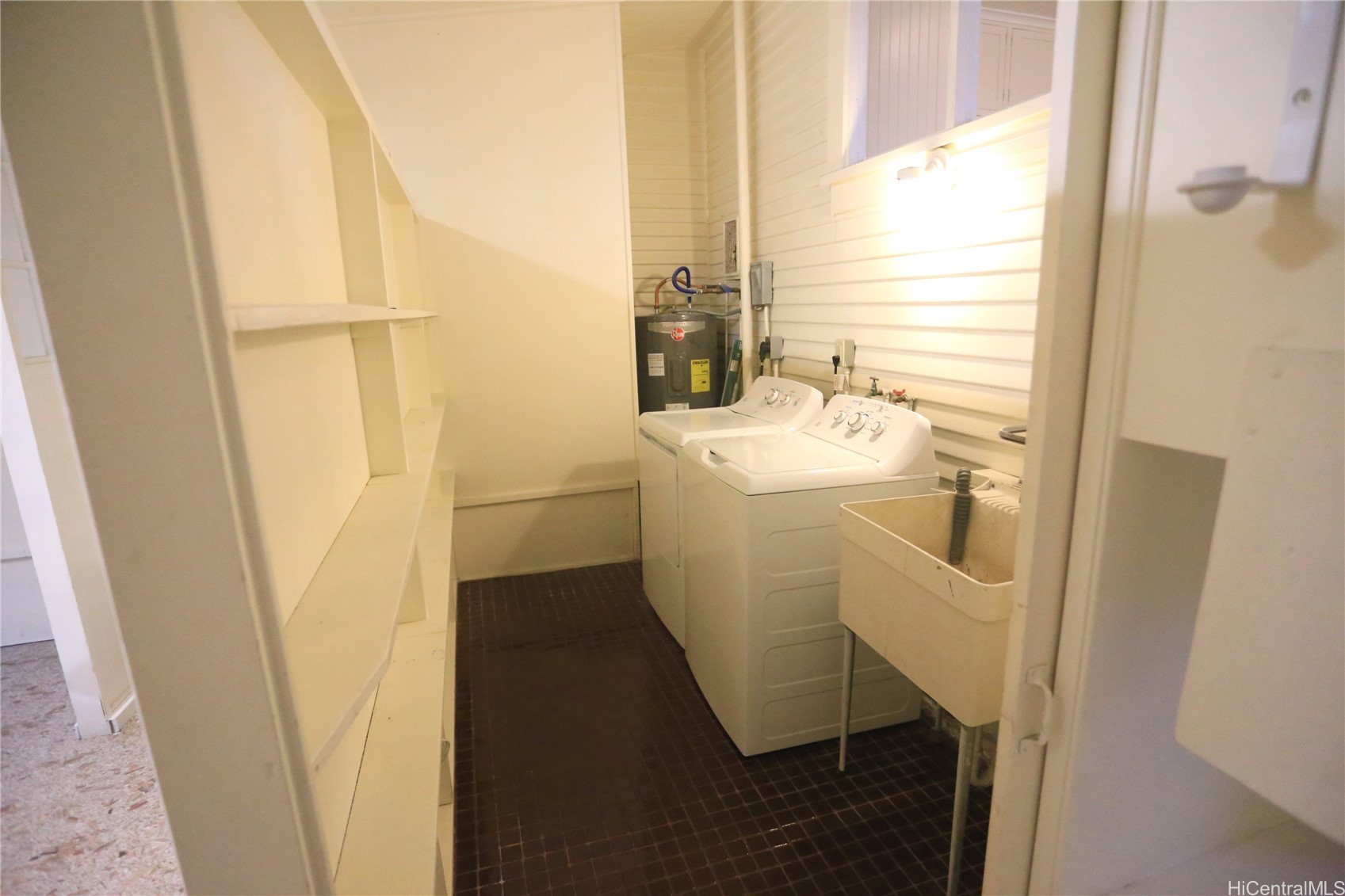 2212 Coyne Street Property Photo 13
