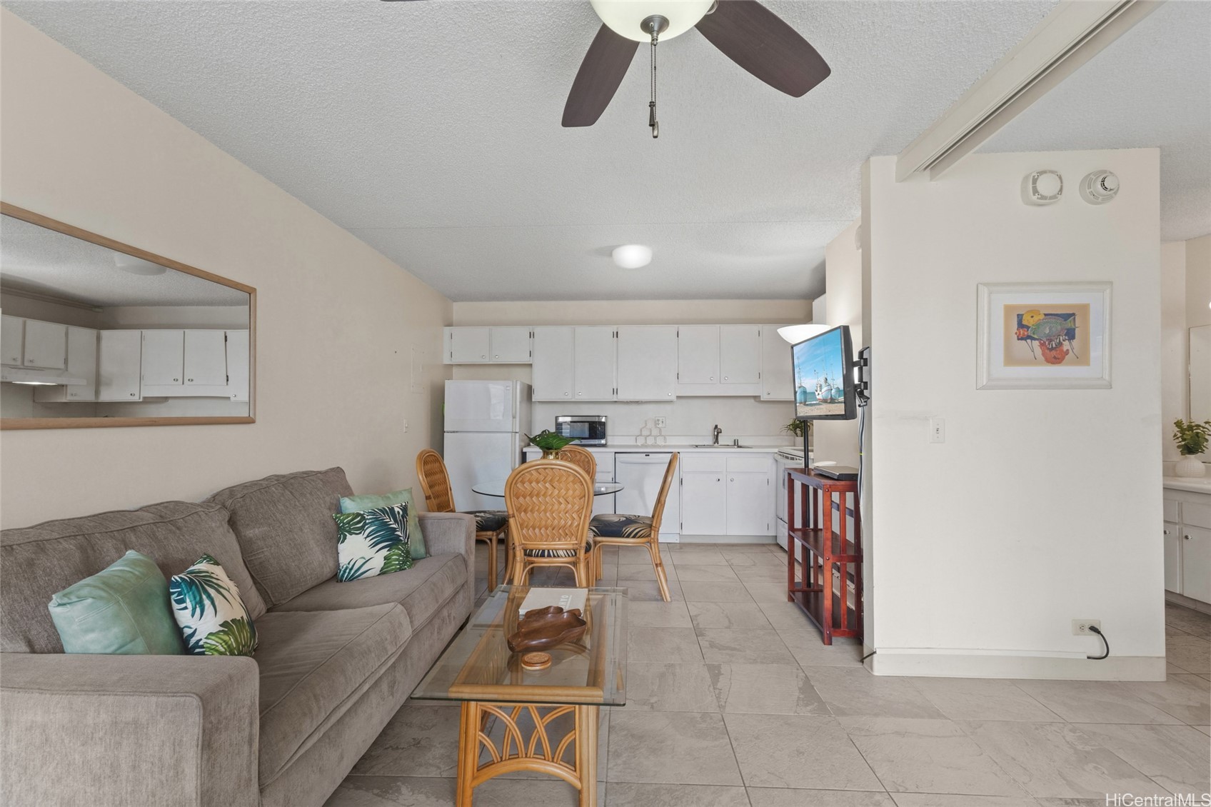 2240 Kuhio Avenue 1114 Property Photo 4