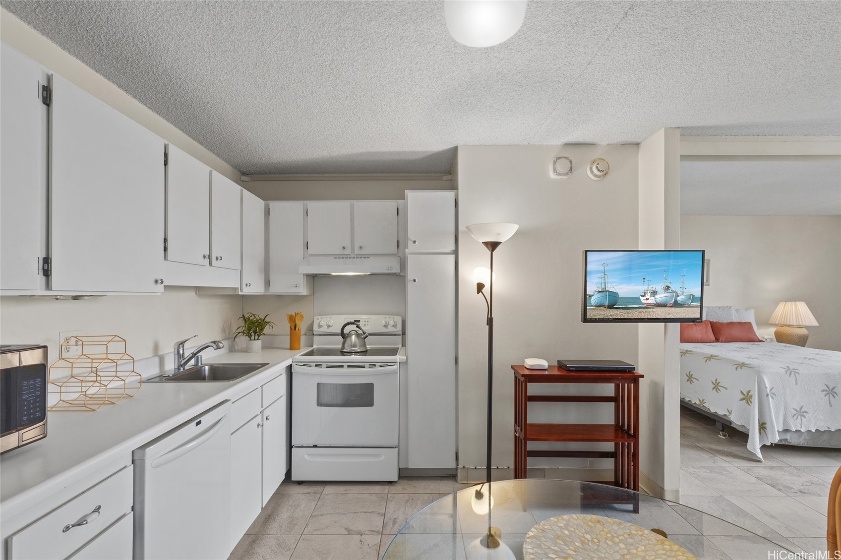 2240 Kuhio Avenue 1114 Property Photo 7