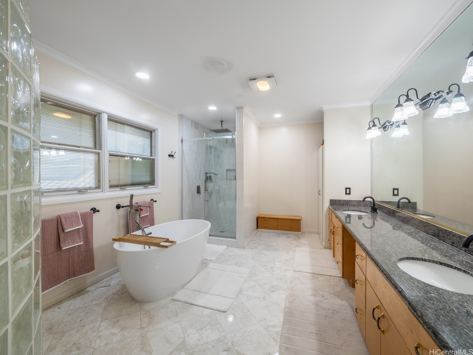 282 Portlock Road Property Photo 14