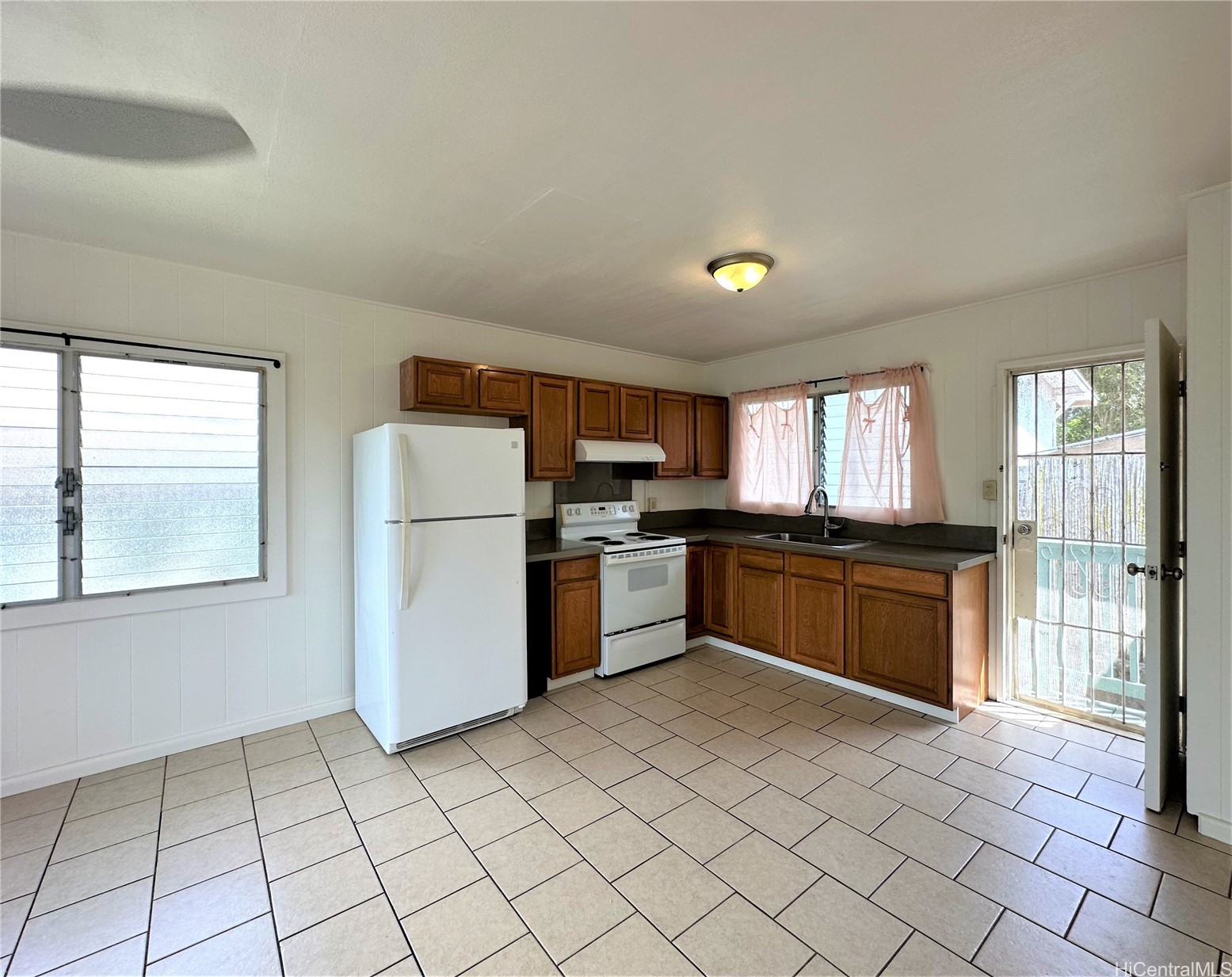 26d Lakeview Circle Property Photo 6