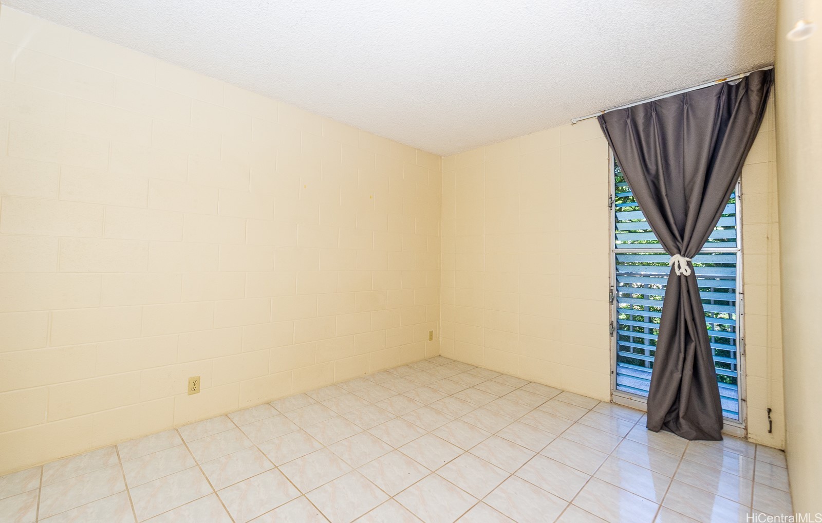 95-273 Waikalani Drive D402 Property Photo 10