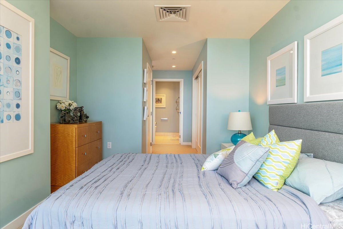 1177 Queen Street 4608 Property Photo 12