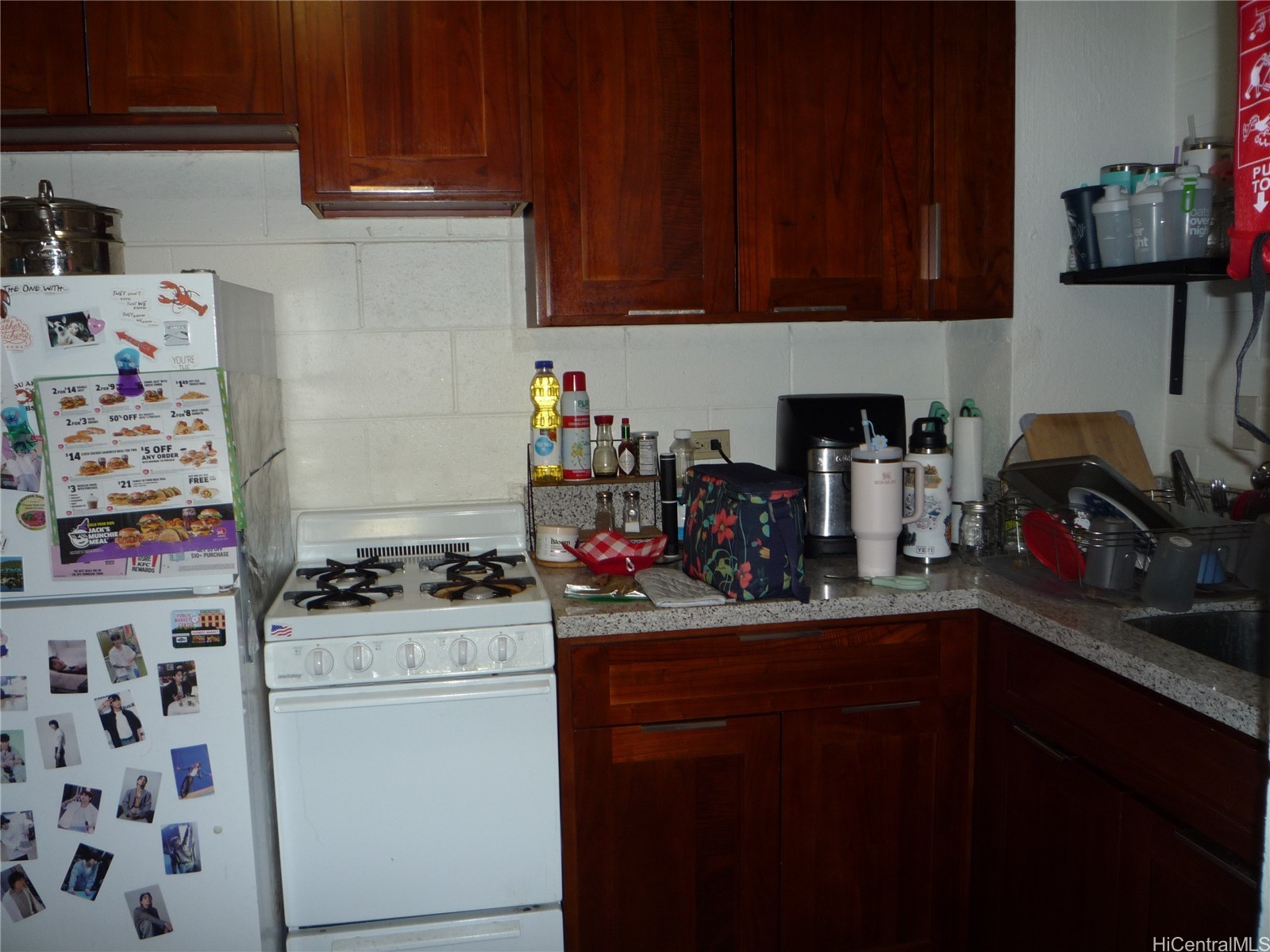 3075 Kalihi Street Property Photo 6