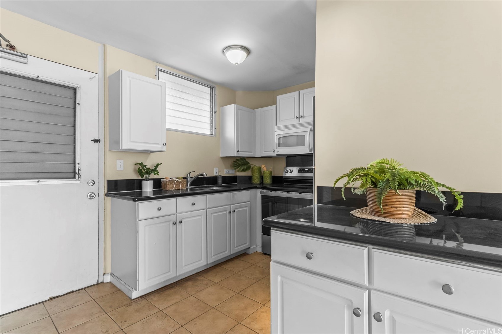2440 Date Street 303 Property Photo 7
