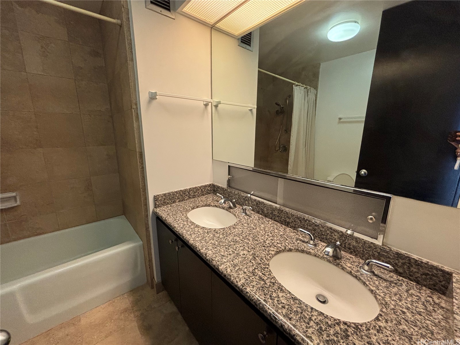 1212 Punahou Street 1005 Property Photo 16
