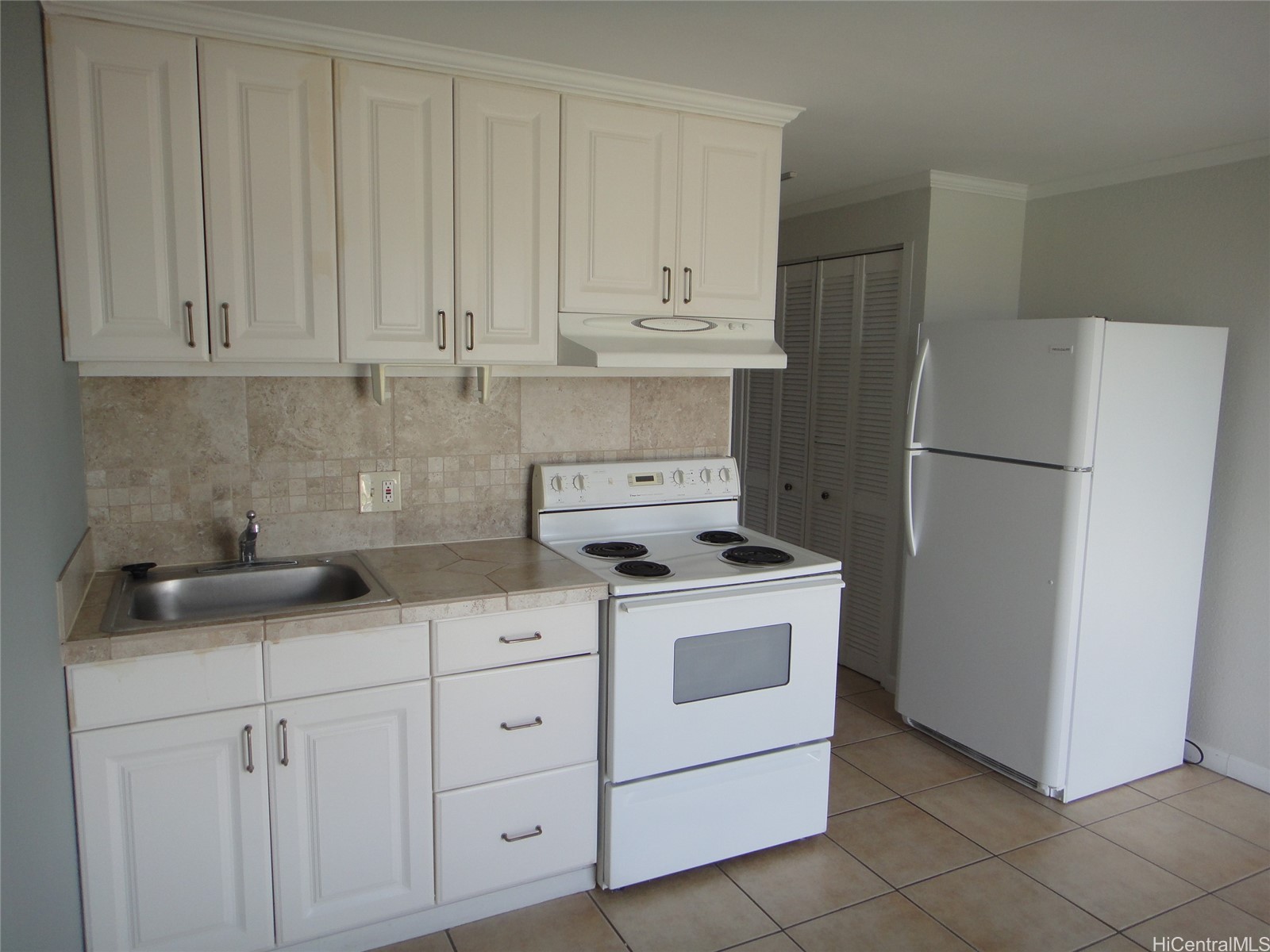 2211 Ala Wai Boulevard 2103 Property Photo 3