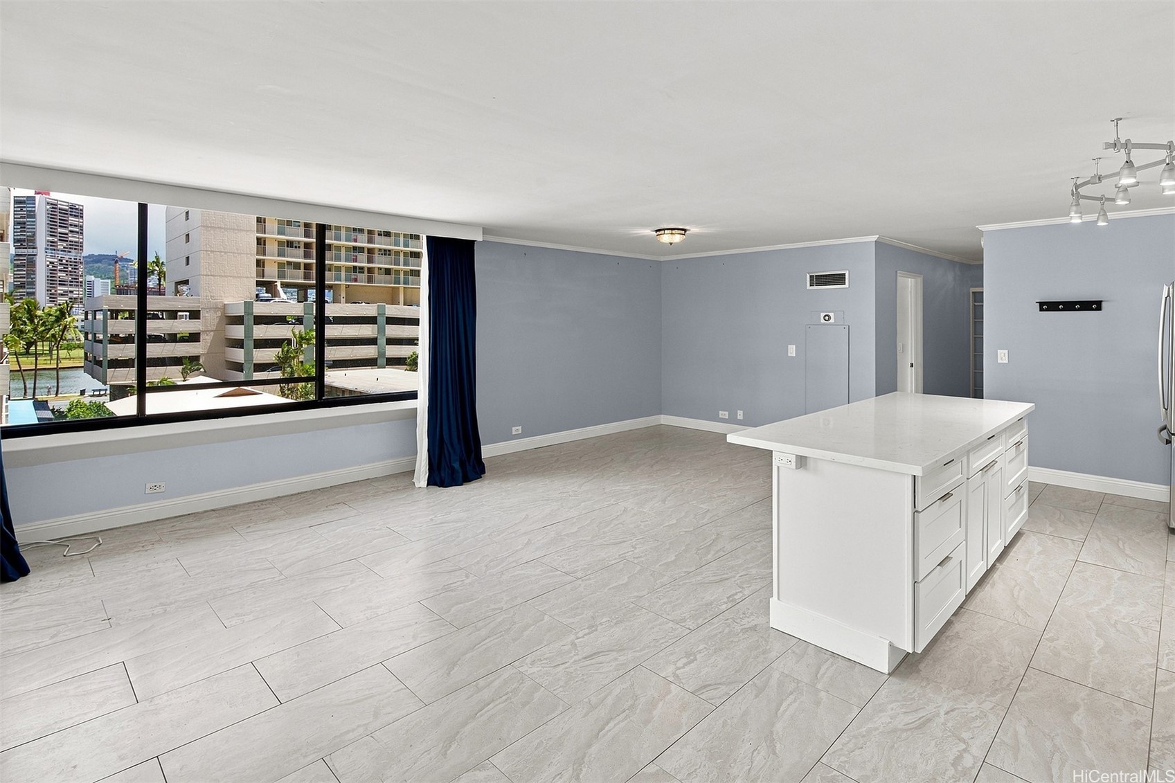2215 Aloha Drive Dh401(4j) Property Photo 3