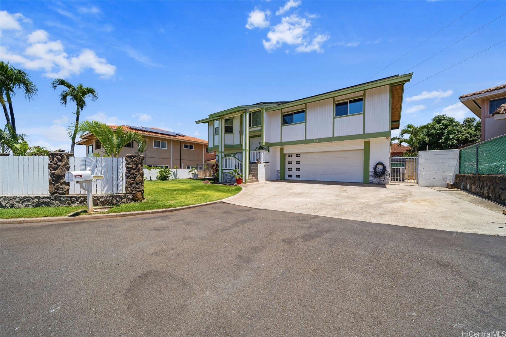 1011 Luaole Place Property Photo 3