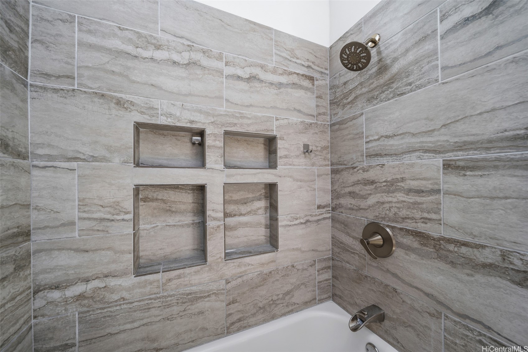 1011 Luaole Place Property Photo 18