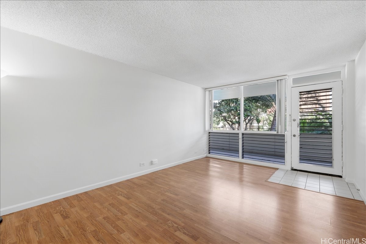 425 Ena Road 207b Property Photo 2