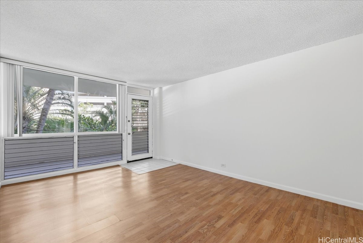 425 Ena Road 207b Property Photo 5