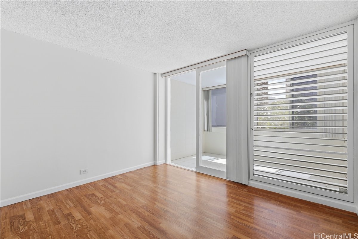 425 Ena Road 207b Property Photo 12