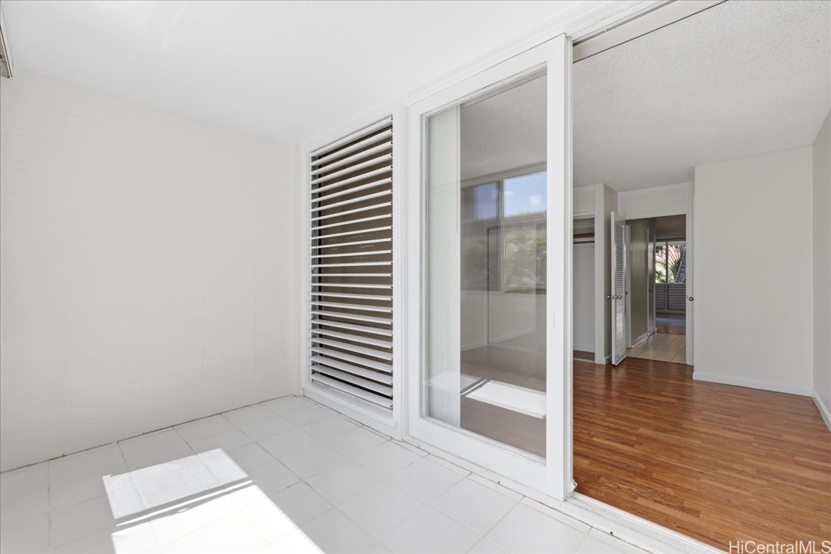 425 Ena Road 207b Property Photo 15