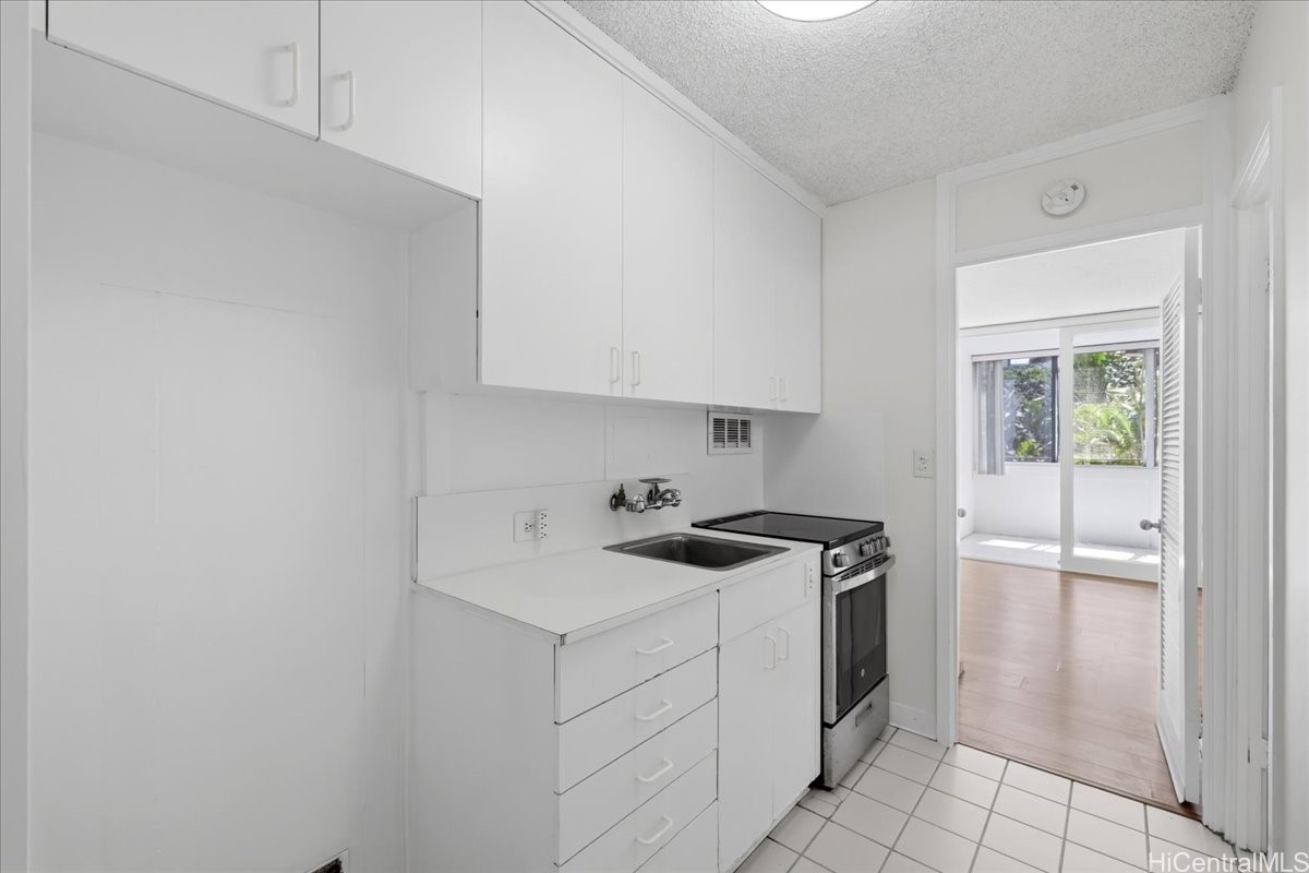 425 Ena Road 207b Property Photo 17