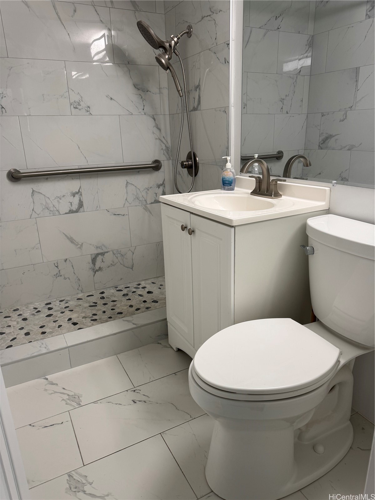 1427 Alexander Street 202 Property Photo 6
