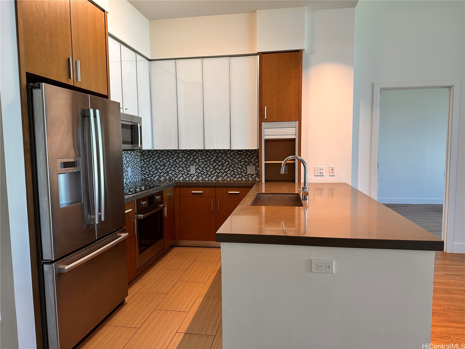 600 Ala Moana Boulevard 603 Property Photo 2
