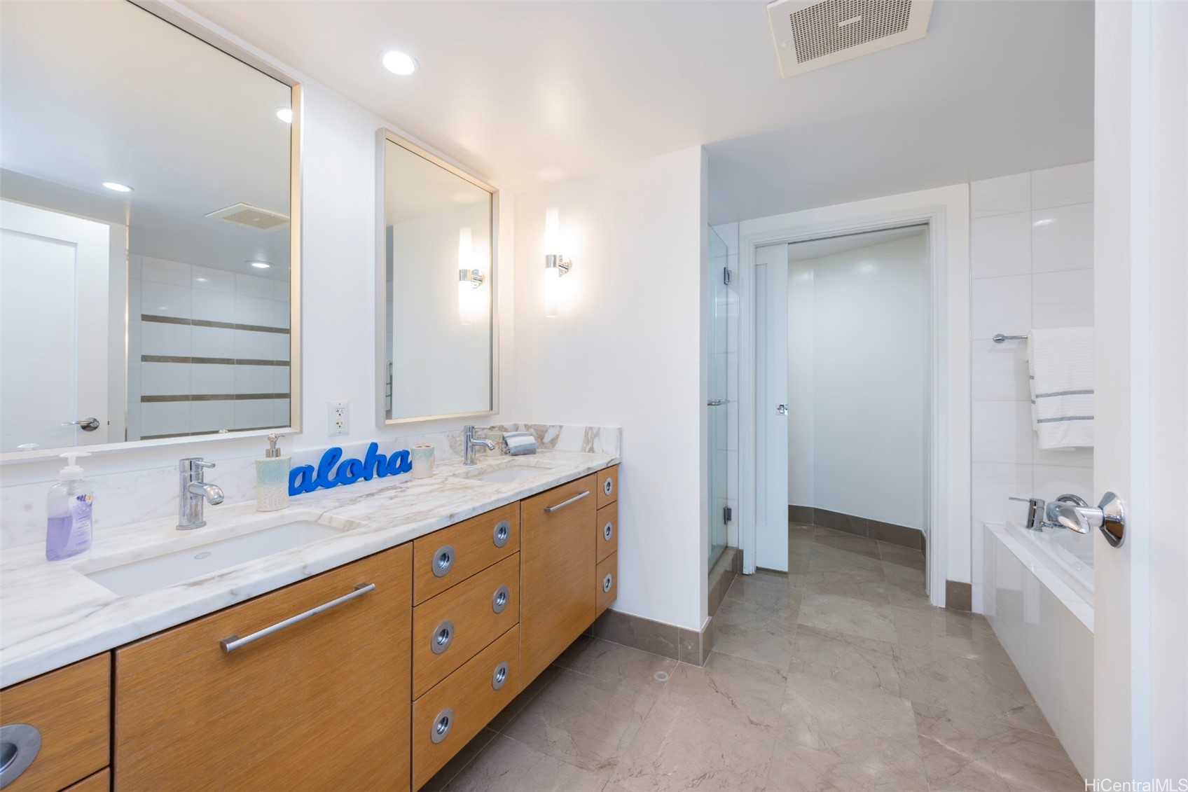 1177 Queen Street 2407 Property Photo 16