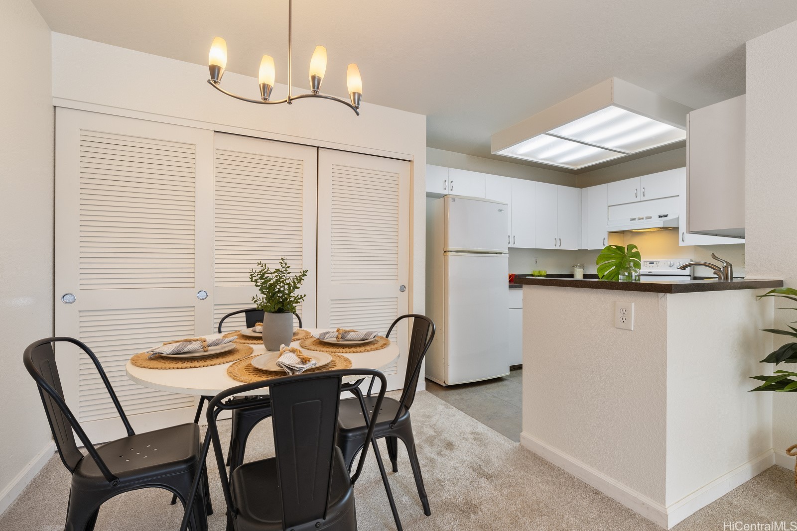 492 Mananai Place 13e Property Photo 6
