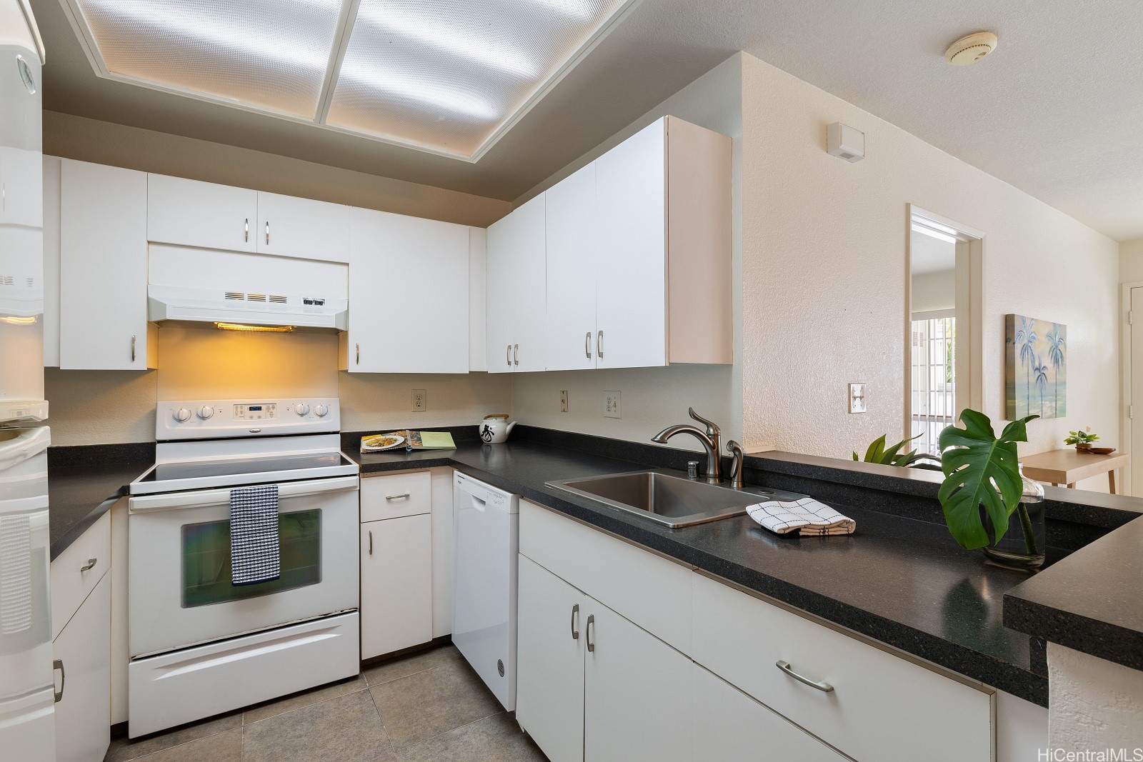 492 Mananai Place 13e Property Photo 8