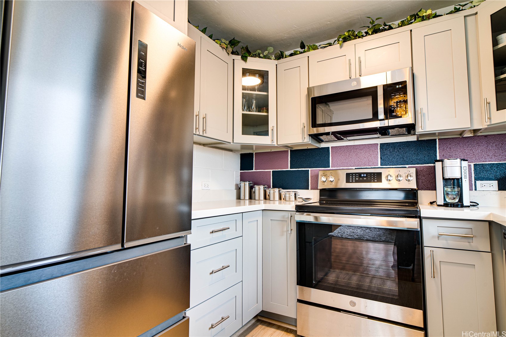 509 University Avenue 908 Property Photo 5