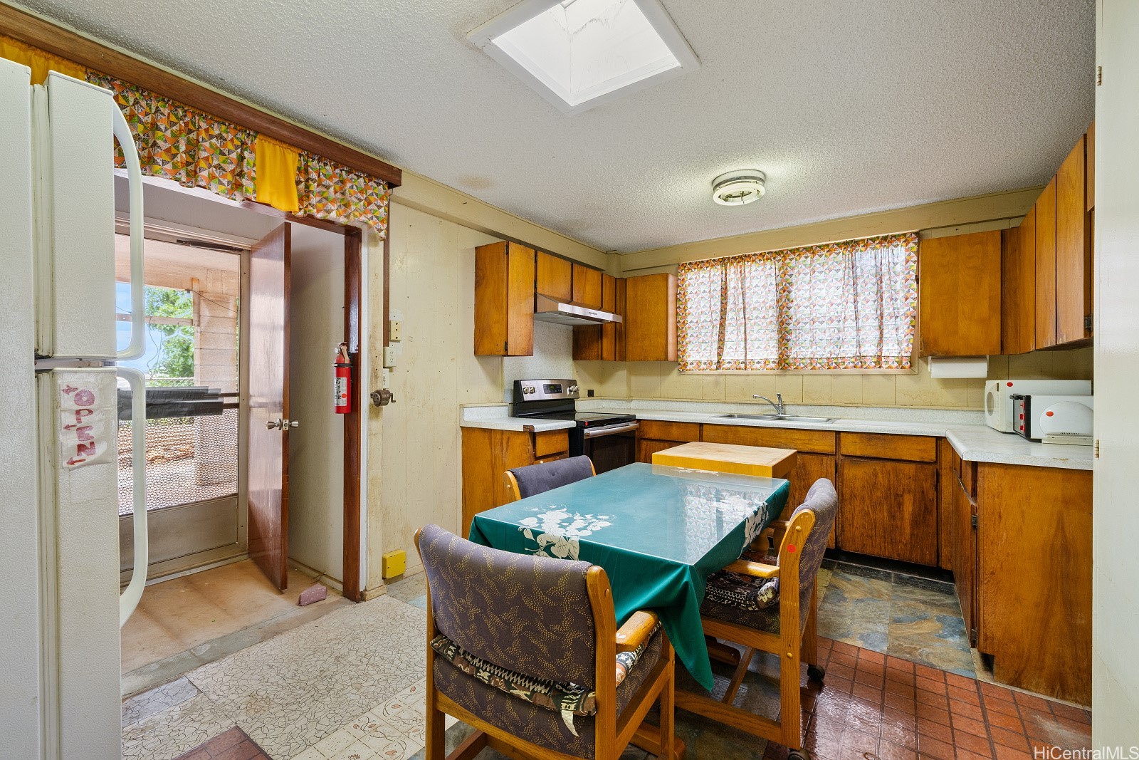 94-083 Hulahe Street Property Photo 4