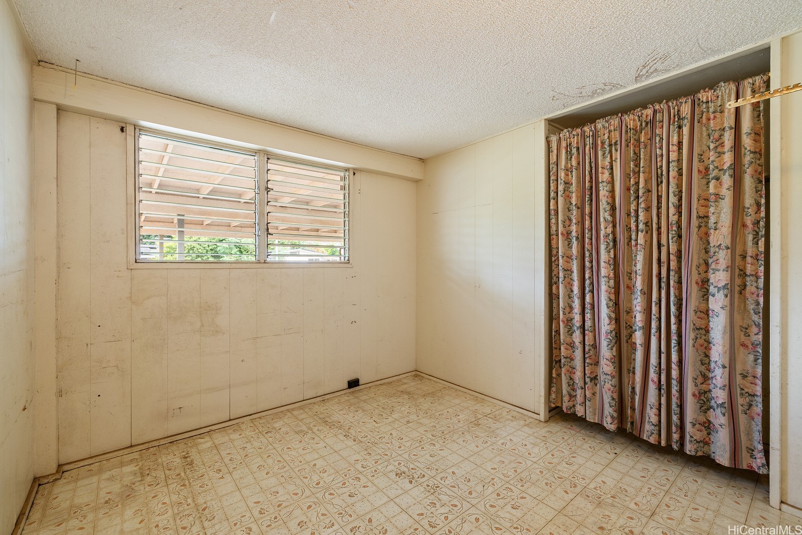 94-083 Hulahe Street Property Photo 6