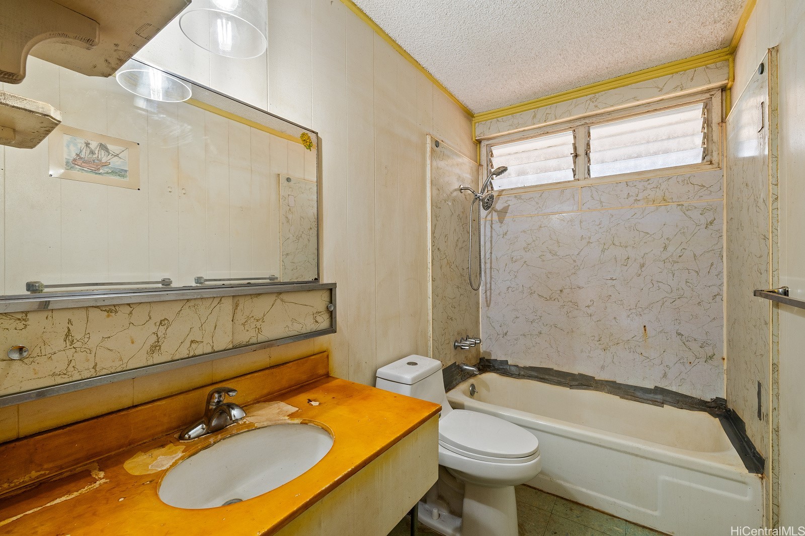 94-083 Hulahe Street Property Photo 8