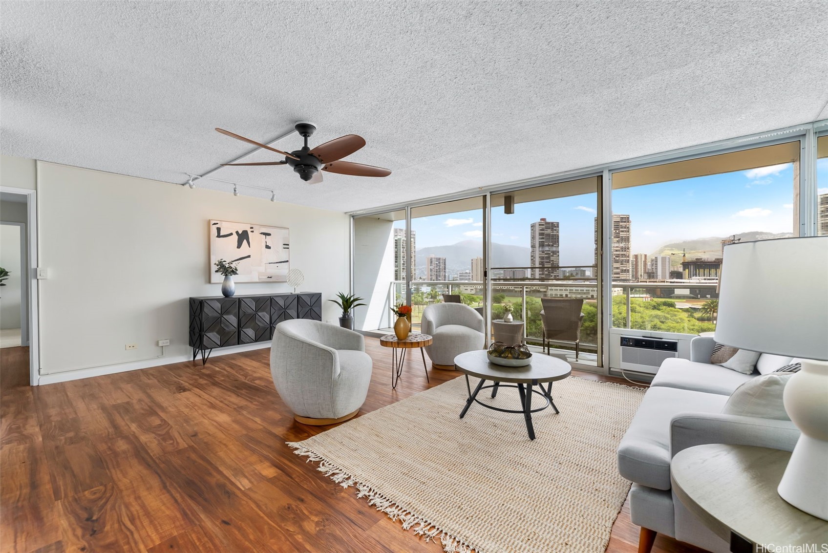 2233 Ala Wai Boulevard 9b Property Photo 4