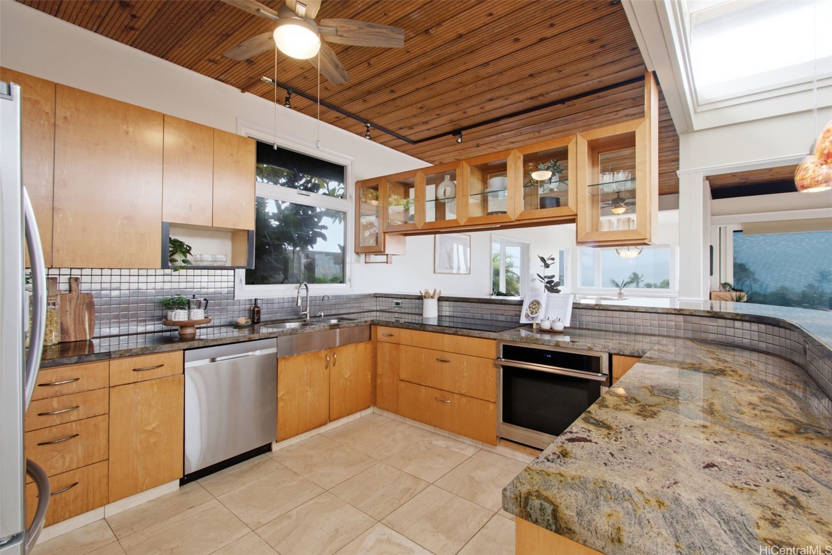 251 Poipu Drive Property Photo 8