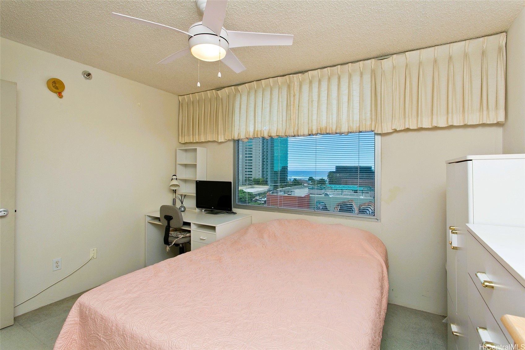 1133 Waimanu Street 1004 Property Photo 8