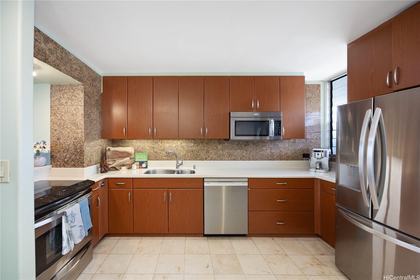 500 University Avenue 2204 Property Photo 11