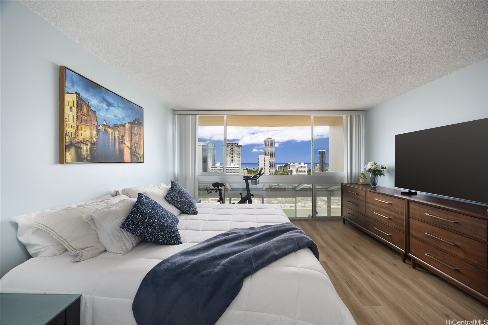 500 University Avenue 2204 Property Photo 17