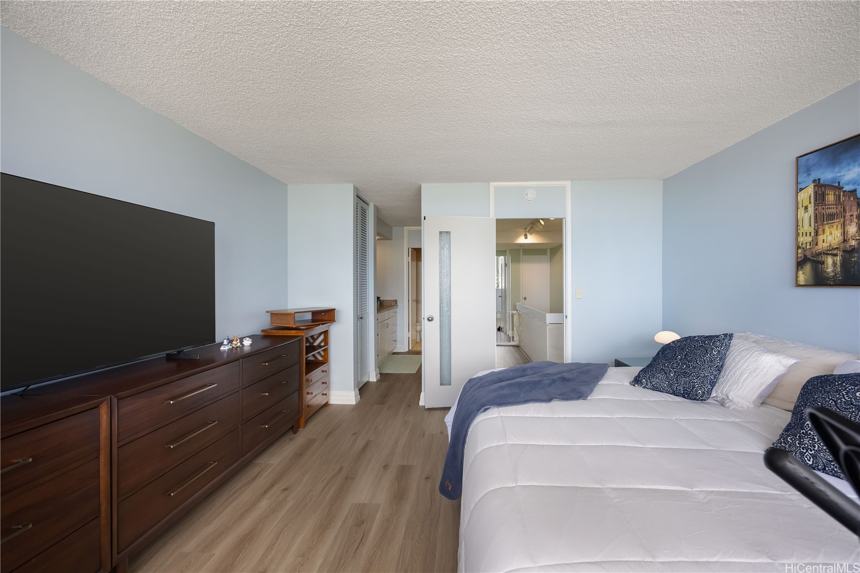 500 University Avenue 2204 Property Photo 19