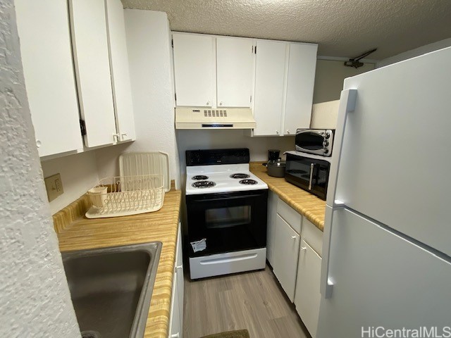 445 Seaside Avenue 3020 Property Photo 2