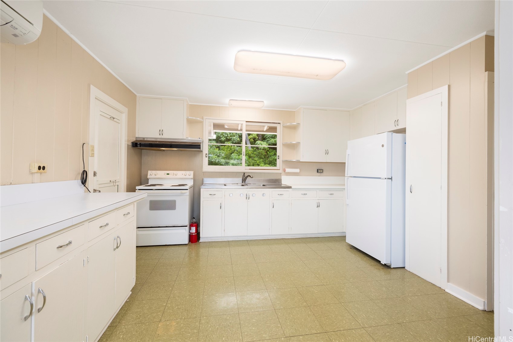 1938 Bertram Street Property Photo 5