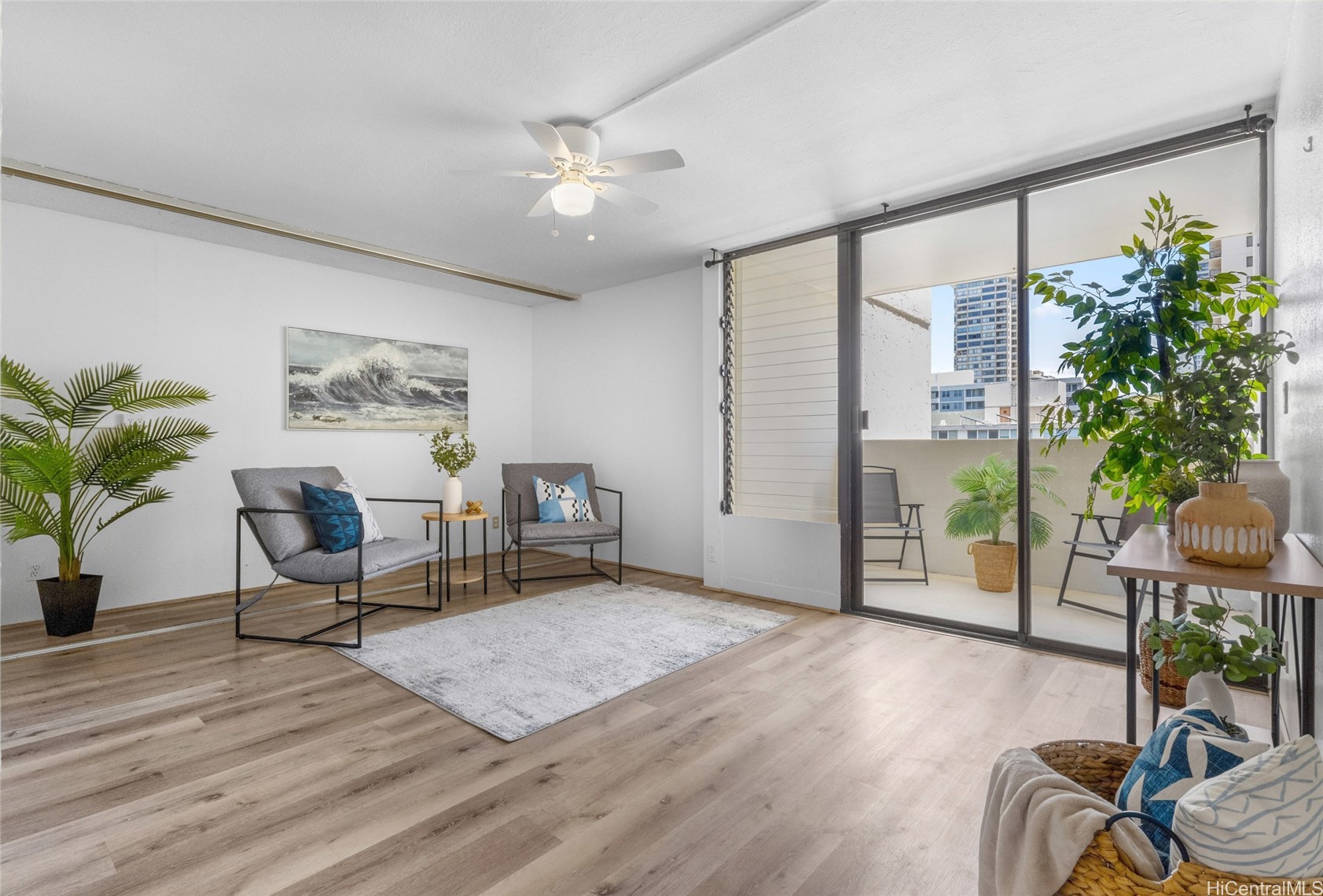 2092 Kuhio Avenue 806 Property Photo 1