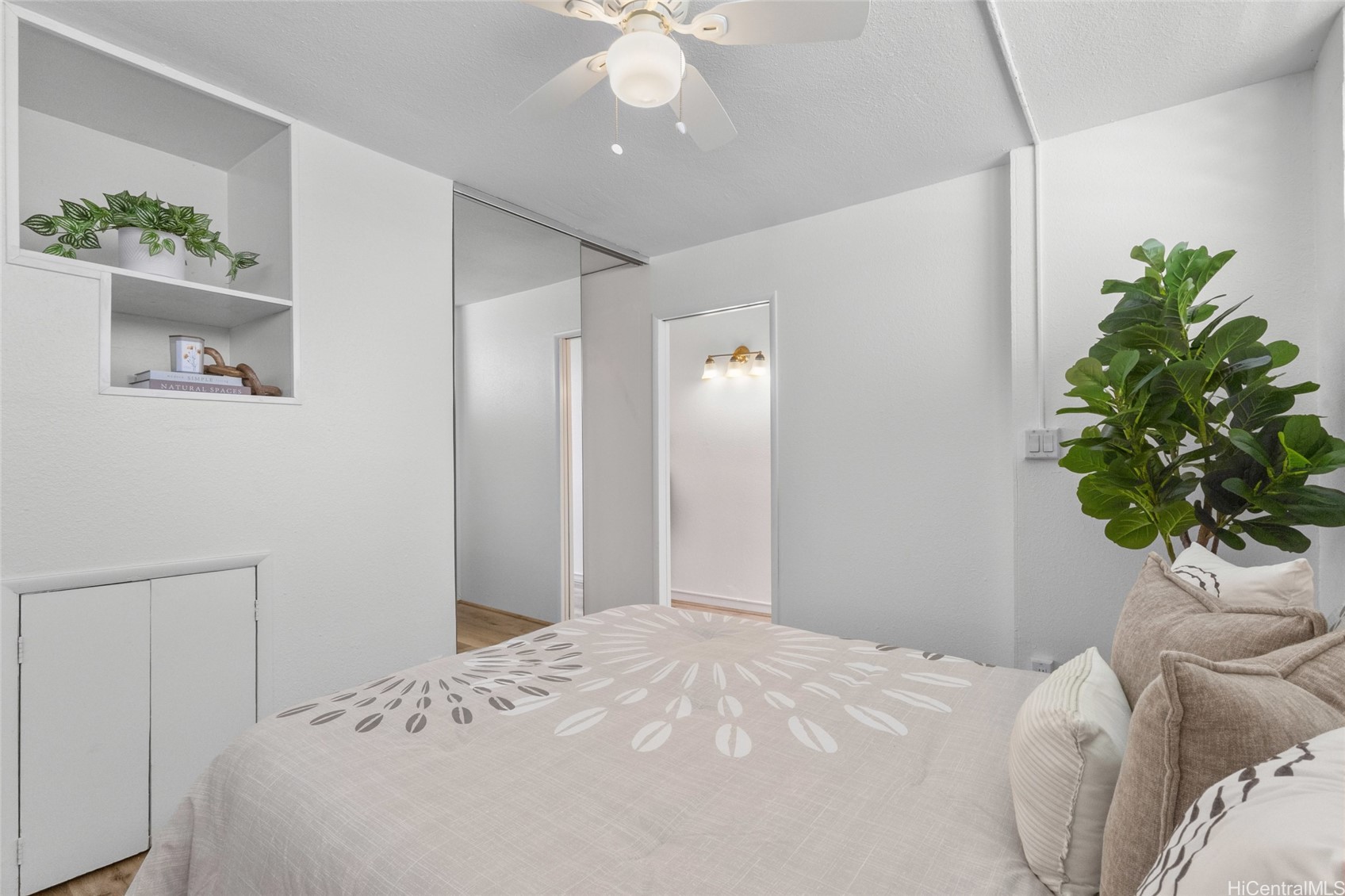 2092 Kuhio Avenue 806 Property Photo 6