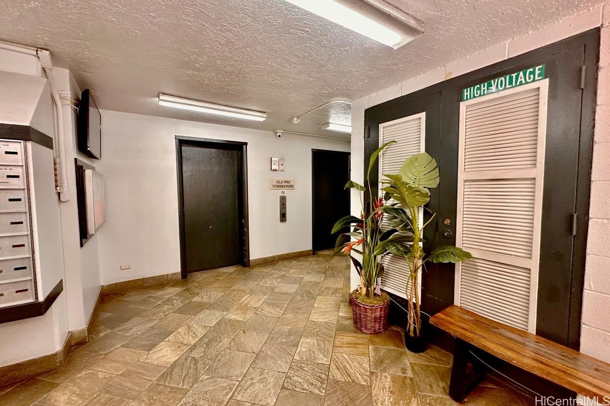 2421 Ala Wai Boulevard 1504 Property Photo 3
