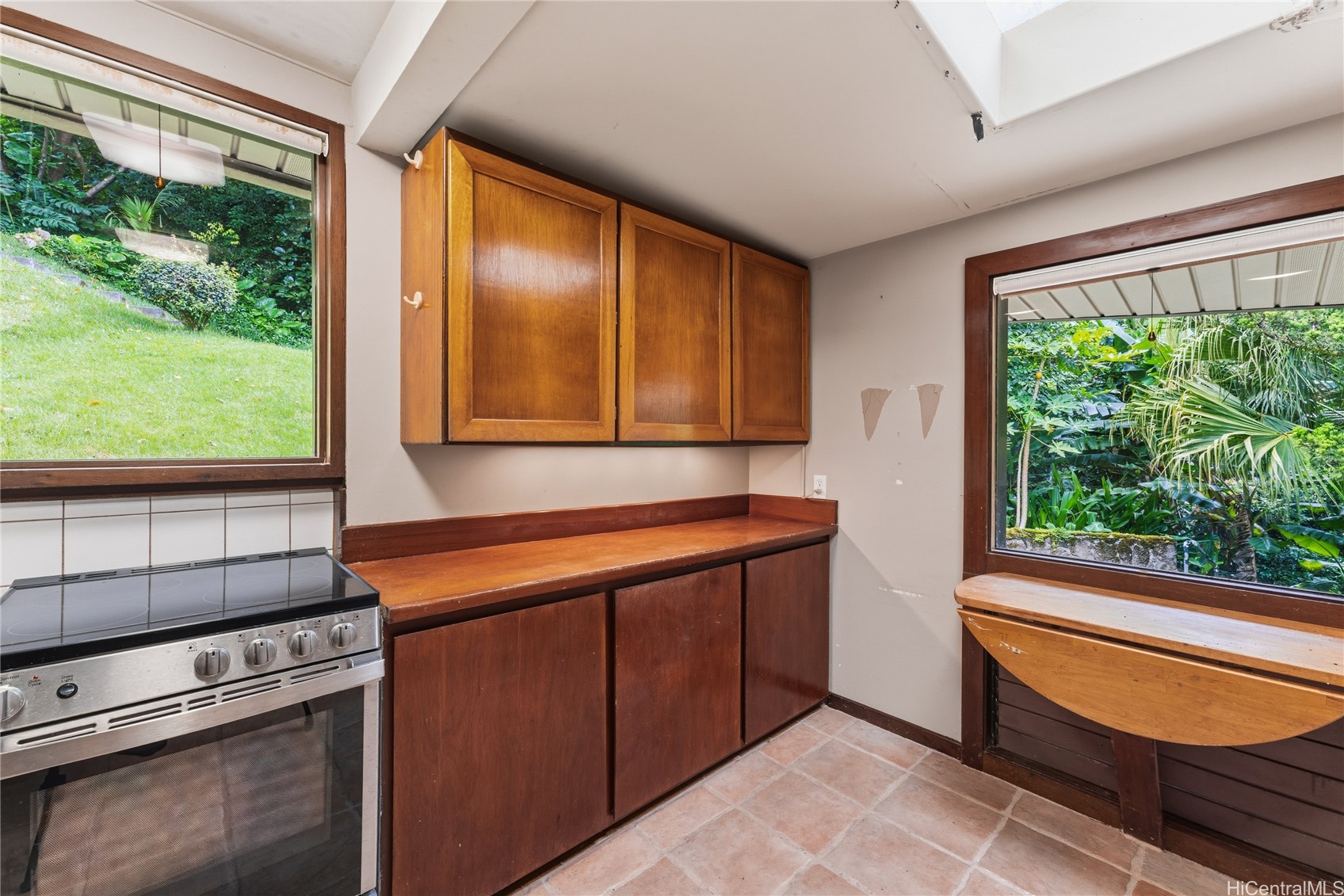 108 Meleana Place Property Photo 3