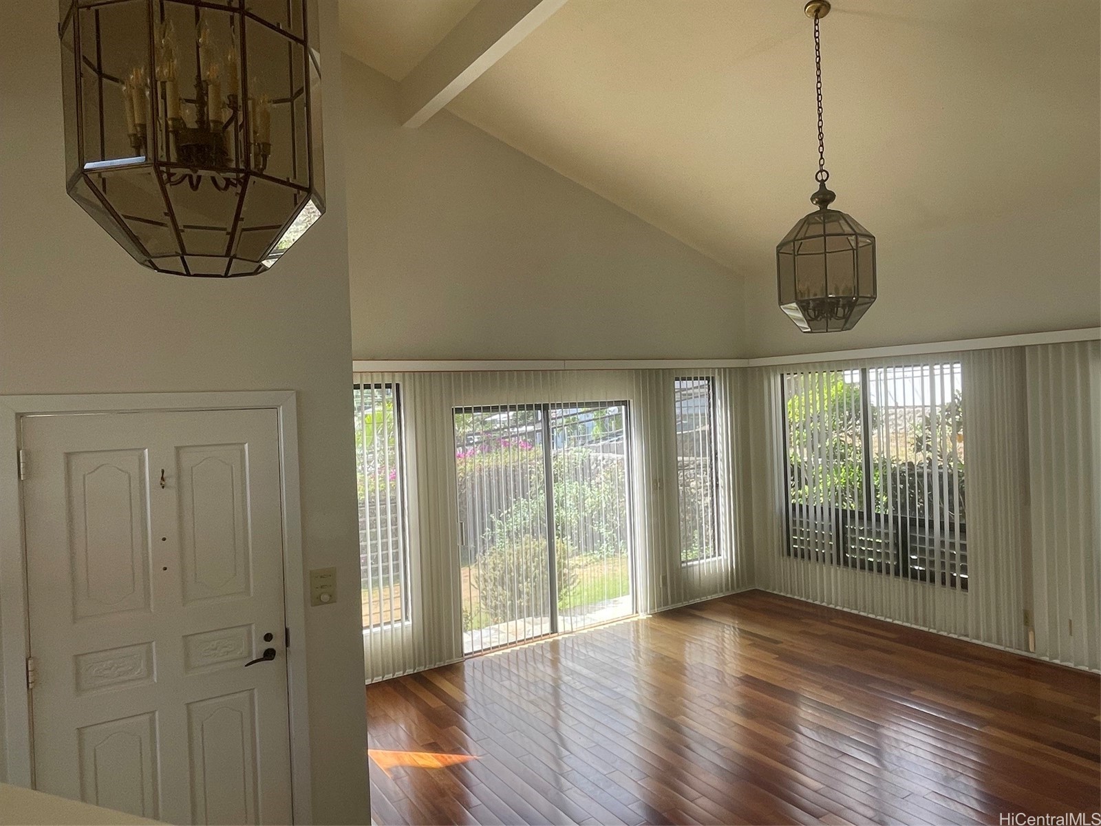1499 Alencastre Street Property Photo 3